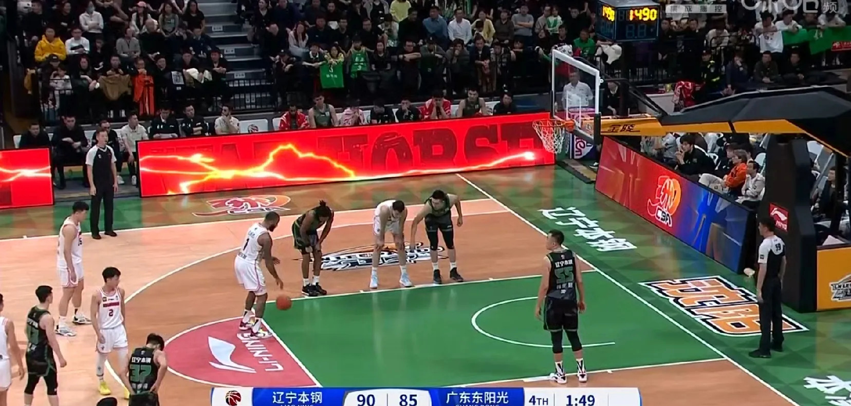 在广东队赛场上演全国篮球锦标赛，进球，引发弹幕炸裂的简单介绍
