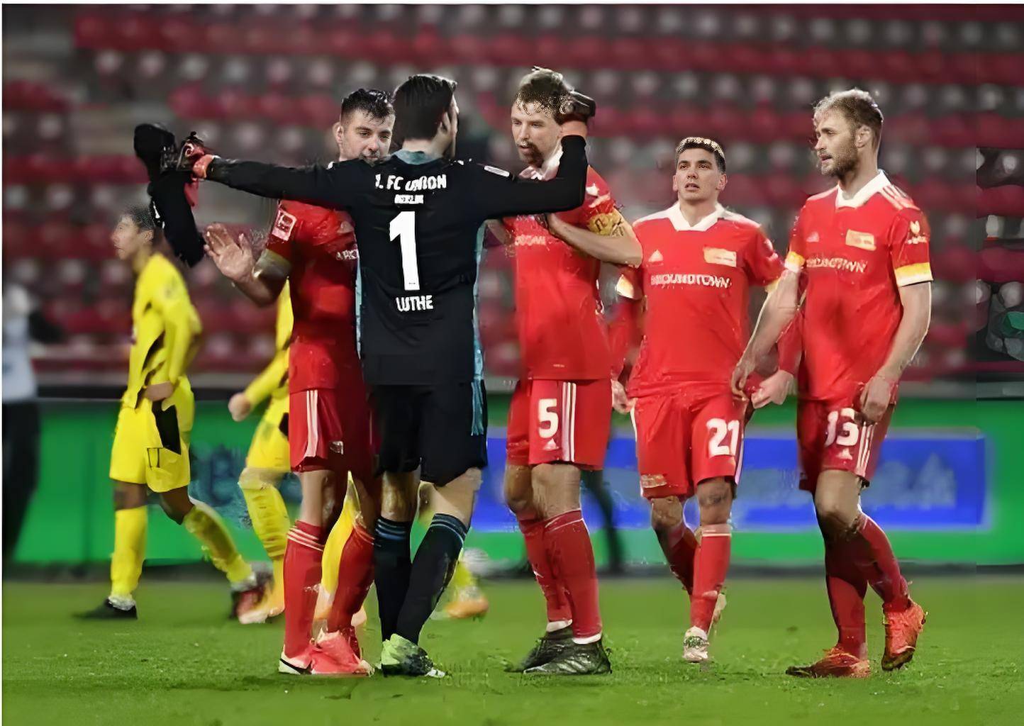 爱游戏活动-关于斯图加特球员放松训练，调整心态备战的信息