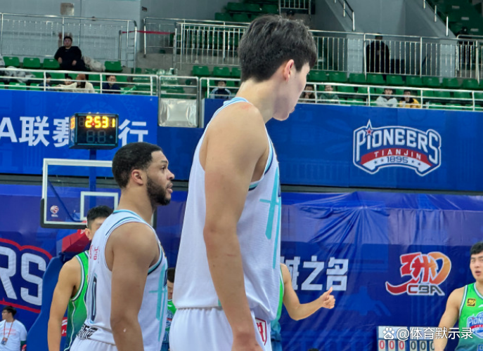 青岛男篮客场失利,球员调整态度 青岛男篮客场失利,球员调整态度
