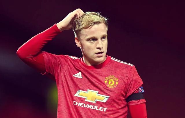 阿贾克斯连扳两球,晋级欧冠四强 阿贾克斯连扳两球,晋级欧冠四强