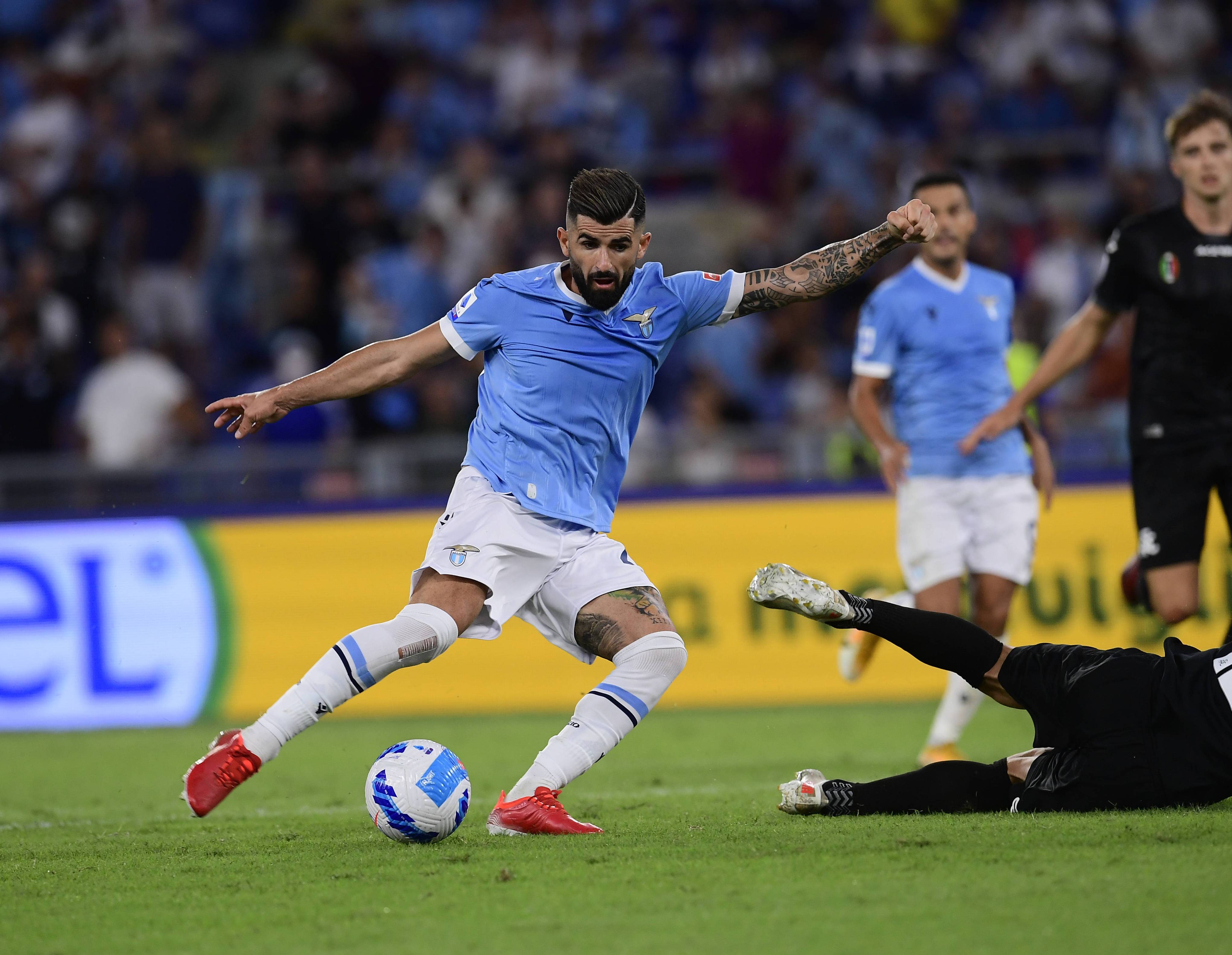 爱游戏中国官网-雷恩客场大胜法兰克福，稳固欧联资格席位的简单介绍