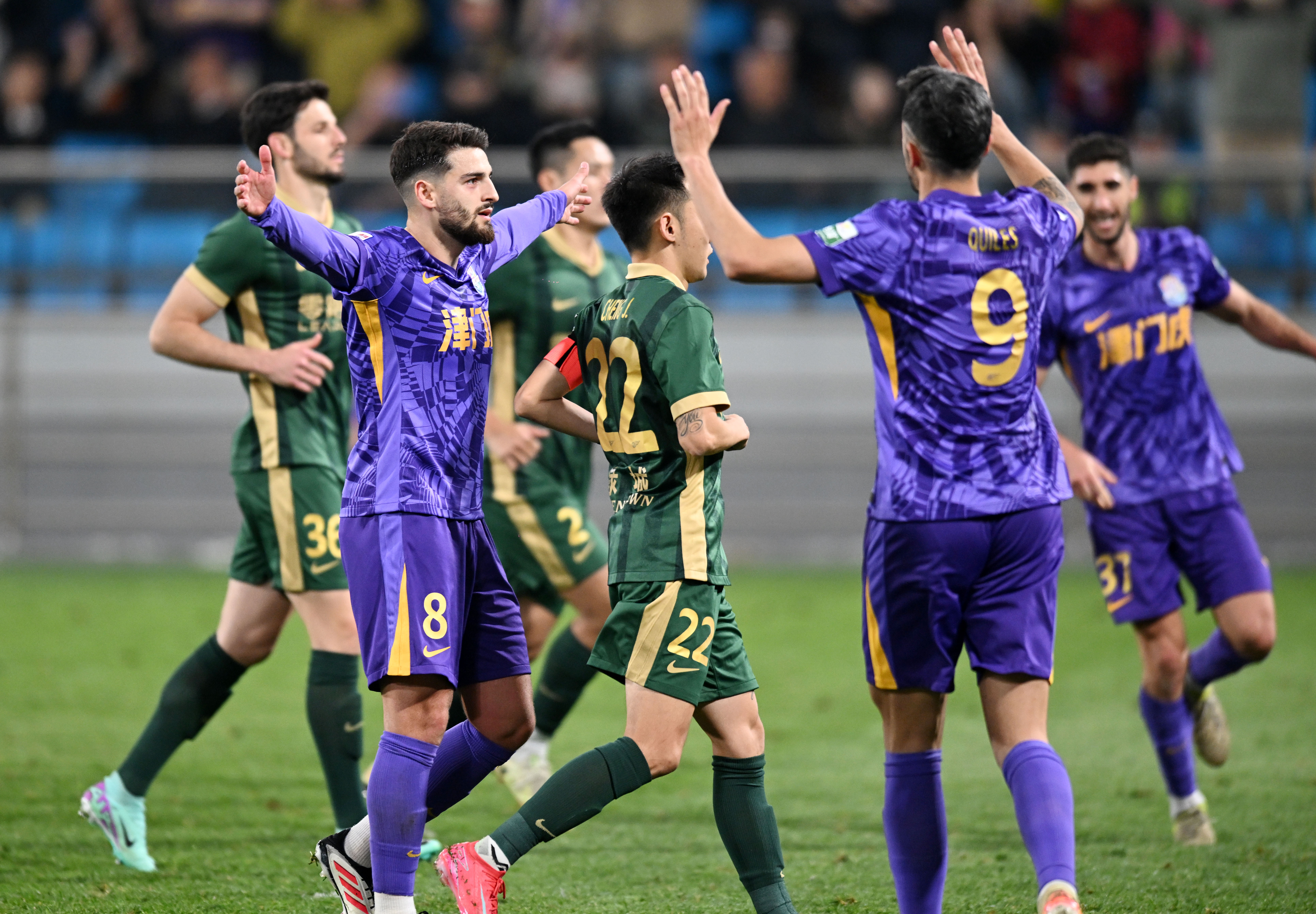 爱游戏登录入口-年轻球员表现出色，帮助球队连胜