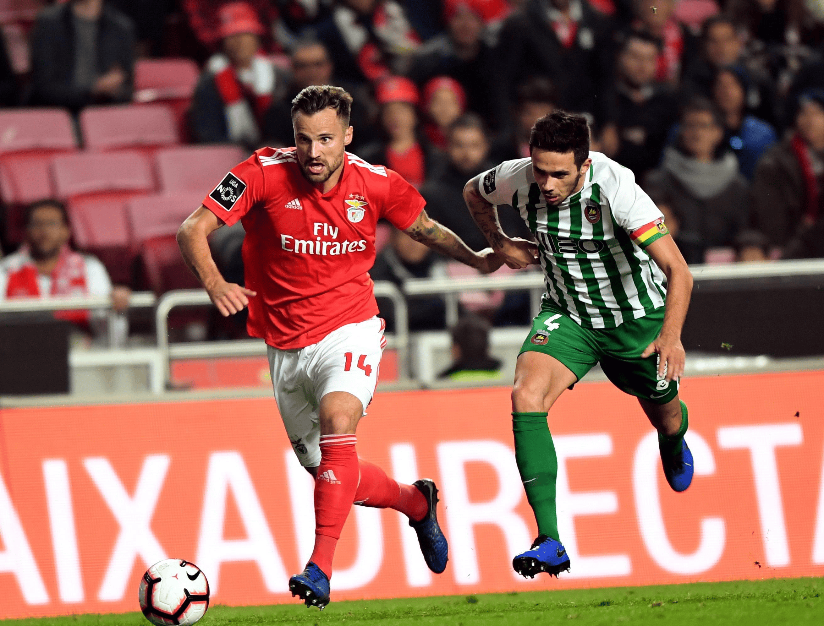 爱游戏竞技-包含莱切斯特城客场遭遇阻击，西汉姆联主场凭一球小胜的词条