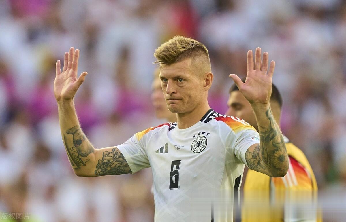 德国国家足球队在预选赛中崭露头角 德国国家足球队在预选赛中崭露头角