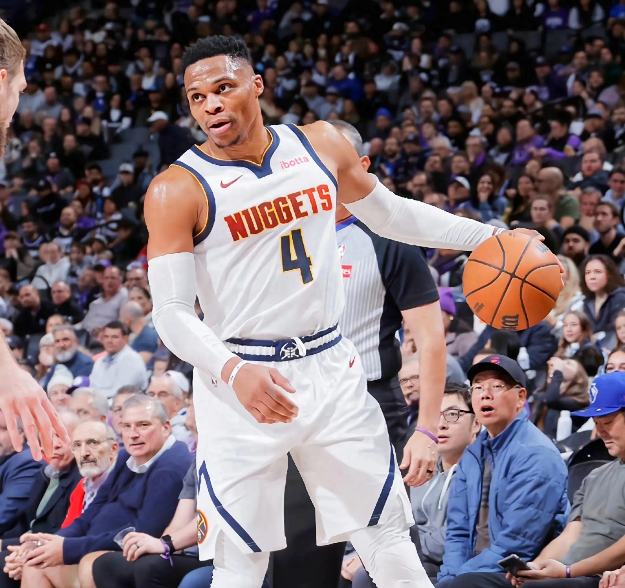 马刺主场告负掘金,遭遇两连败 马刺主场告负掘金,遭遇两连败