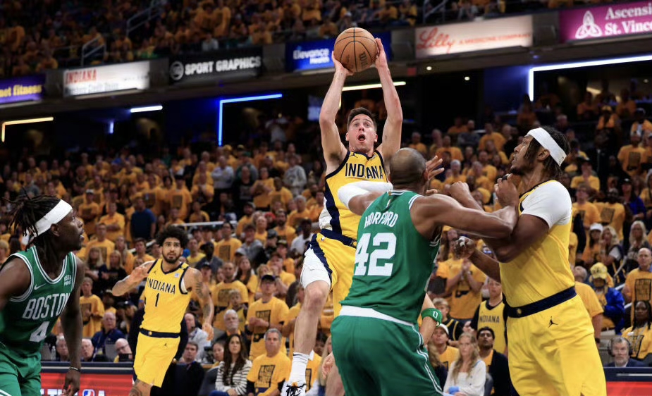 凯尔特人队全队努力,战胜对手! 凯尔特人队全队努力,战胜对手!