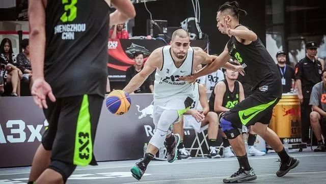 包含魁北克篮球联赛冠军之争日益白热化的词条 包含魁北克篮球联赛冠军之争日益白热化的词条