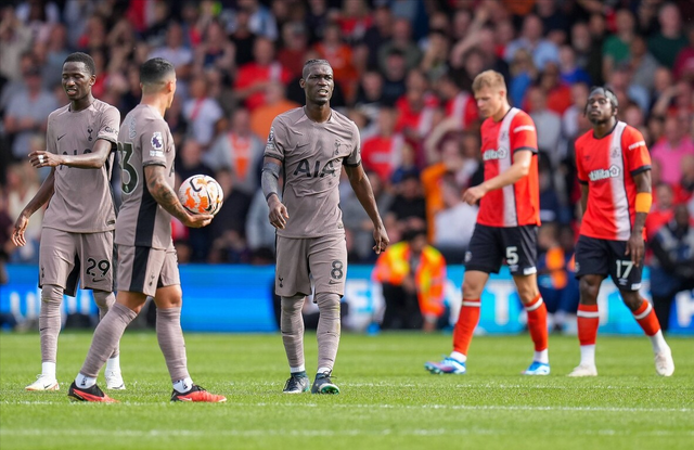 爱游戏娱乐-热刺客场告败，英超前四名根本无望