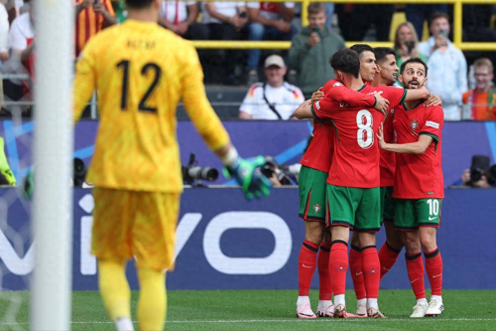 爱游戏中国官网-斯洛文尼亚队精诚团结，欧洲国家杯战场信心百倍！的简单介绍