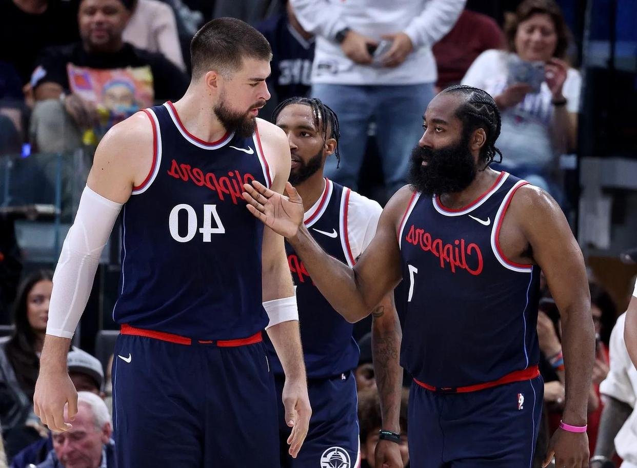 爱游戏网页版登录入口-关于快船队球员集体发威，力克劲敌晋级的信息