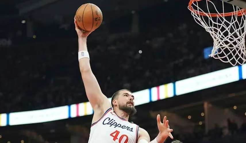 关于快船队球员集体发威,力克劲敌晋级的信息 关于快船队球员集体发威,力克劲敌晋级的信息