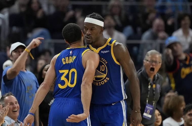 火箭与勇士将在半决赛中相遇,谁能笑到最后? 火箭与勇士将在半决赛中相遇,谁能笑到最后?