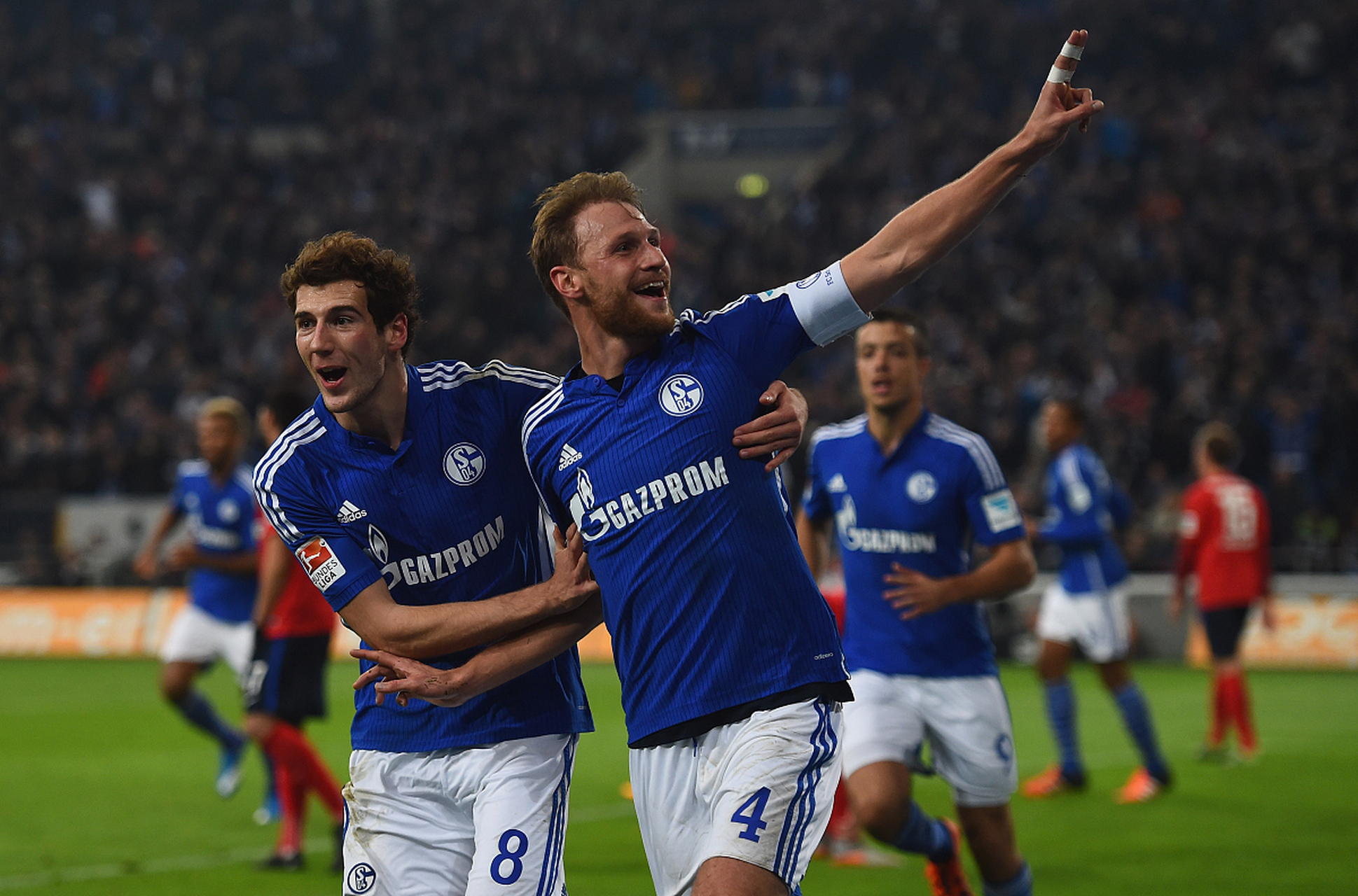 爱游戏亚洲官网-包含沙尔克04客场逼平多特蒙德，表现不俗！的词条