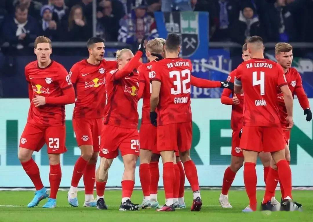 爱游戏在线登录-沙尔克04遭遇了拉齐奥的反击