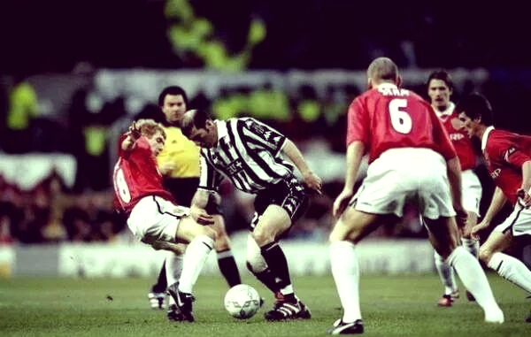 爱游戏亚洲官网-尤文图斯连扳两球，逆转击败对手