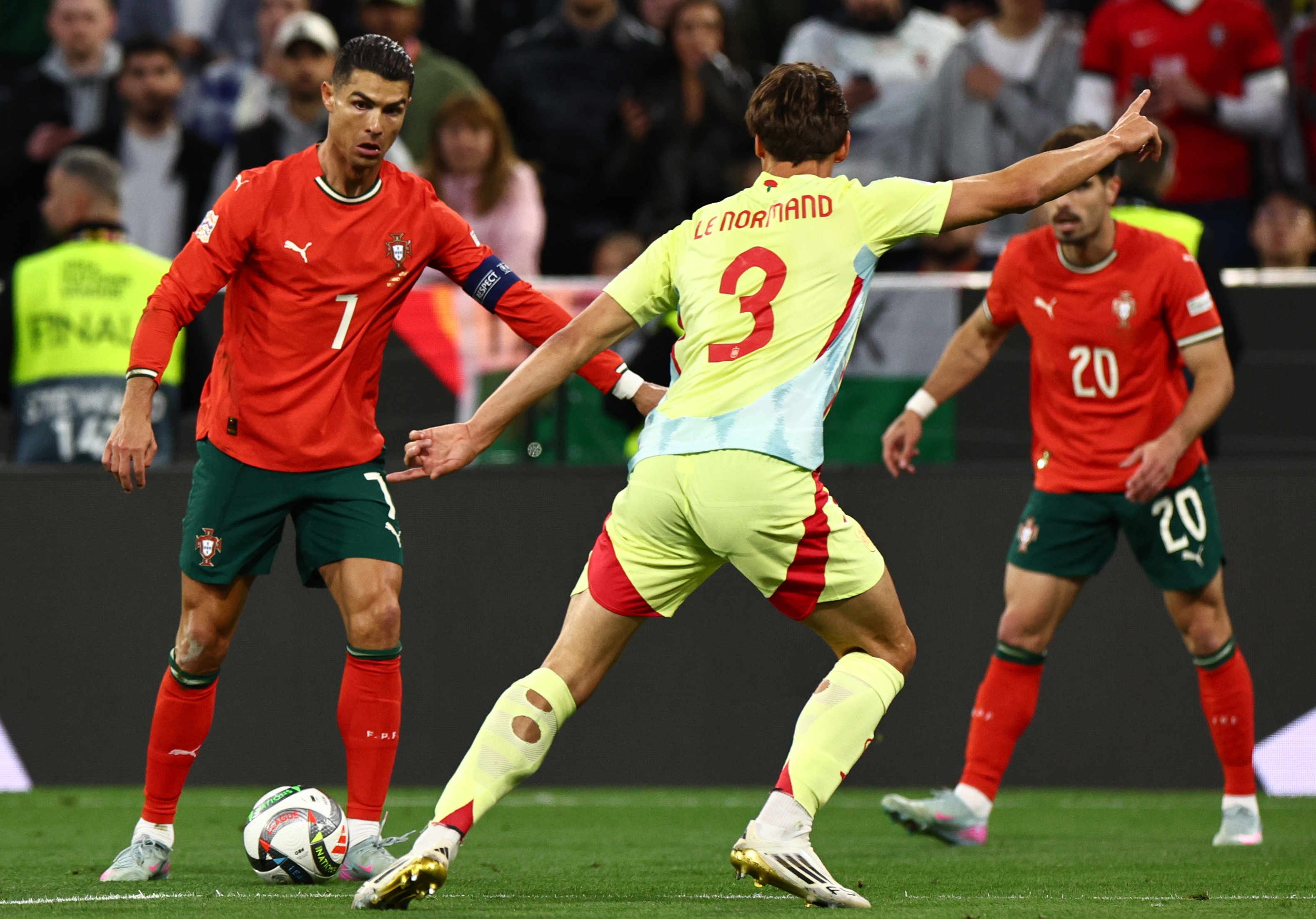 葡萄牙队击败冰岛晋级欧锦赛四强,荷兰惊险出局的简单介绍 葡萄牙队击败冰岛晋级欧锦赛四强,荷兰惊险出局的简单介绍