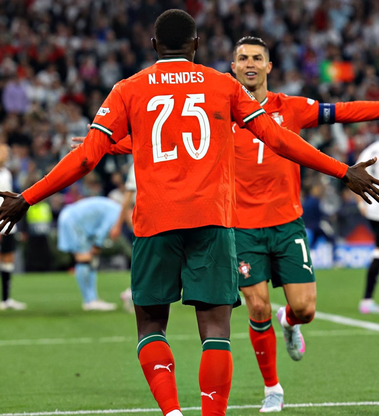 欧洲联赛恢复激情,球队士气雄厚展现信心的简单介绍 欧洲联赛恢复激情,球队士气雄厚展现信心的简单介绍