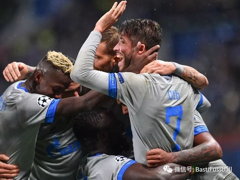 沙尔克客场大败,遭遇真真的低谷状态 沙尔克客场大败,遭遇真真的低谷状态