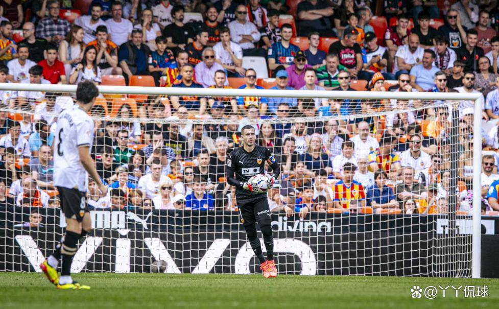 瓦伦西亚多点开花,西甲前四争夺战持续激烈的简单介绍 瓦伦西亚多点开花,西甲前四争夺战持续激烈的简单介绍